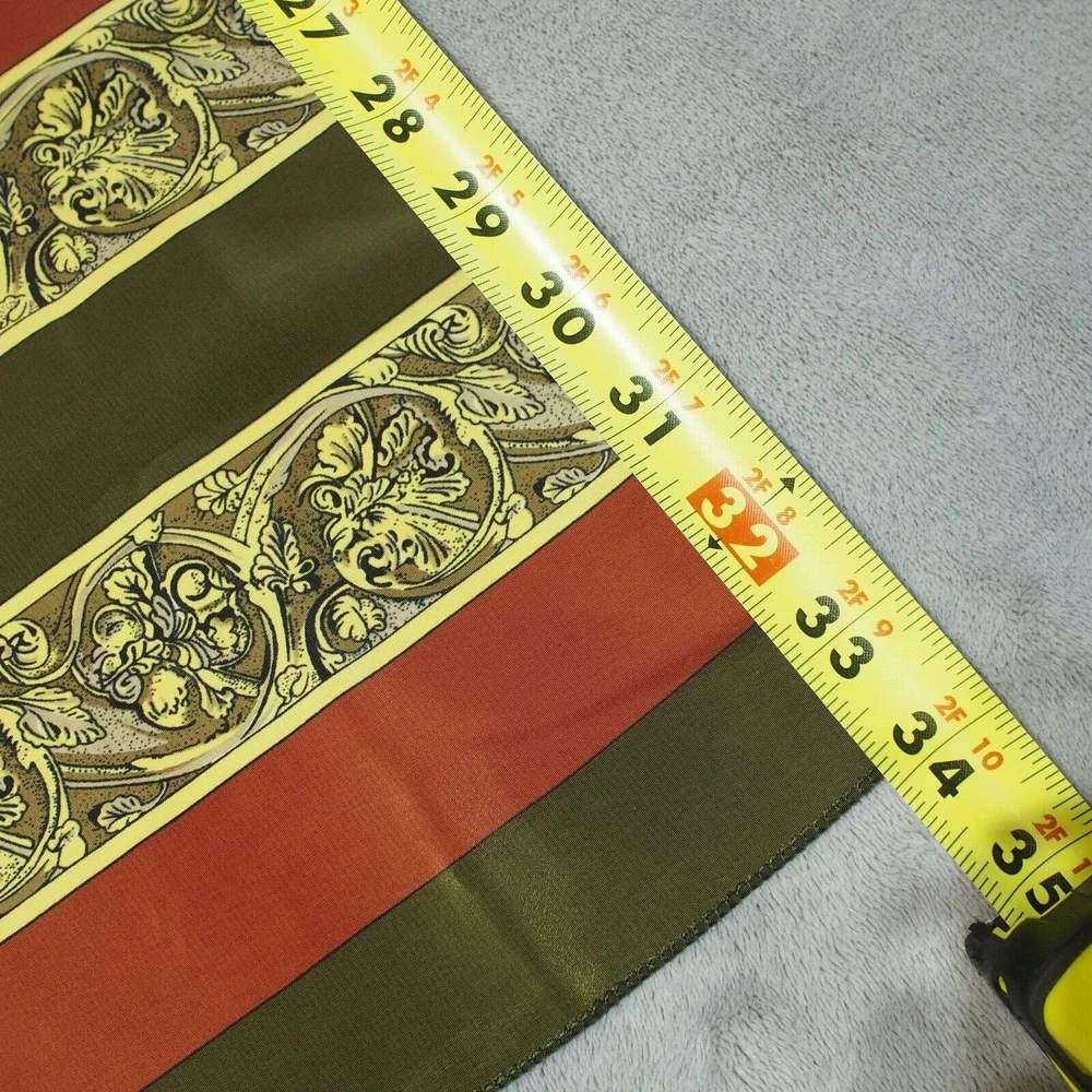 Vintage Italian Renaissance Designed Scarf 34x34 - Picture 5 of 6